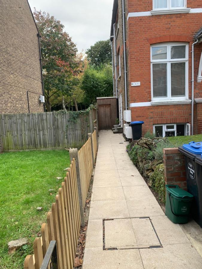 Cozy 1 Bedroom Basement Flat London Kültér fotó